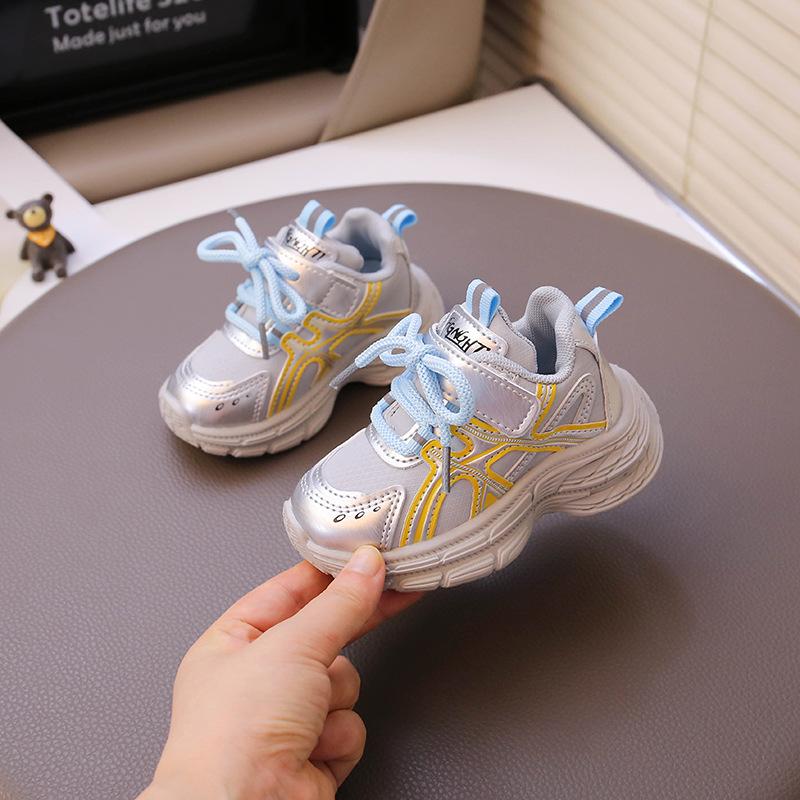 Children's sports shoes 2025 autumn new boys breathable casual shoes soft sole comfortable and lightweight girls running shoes