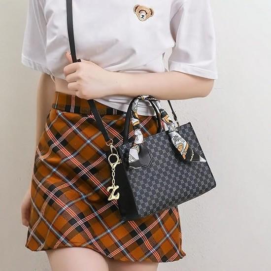 26 Alphabet Keychain: 18K Gold-Plated Pendant - Elegant Niche Design