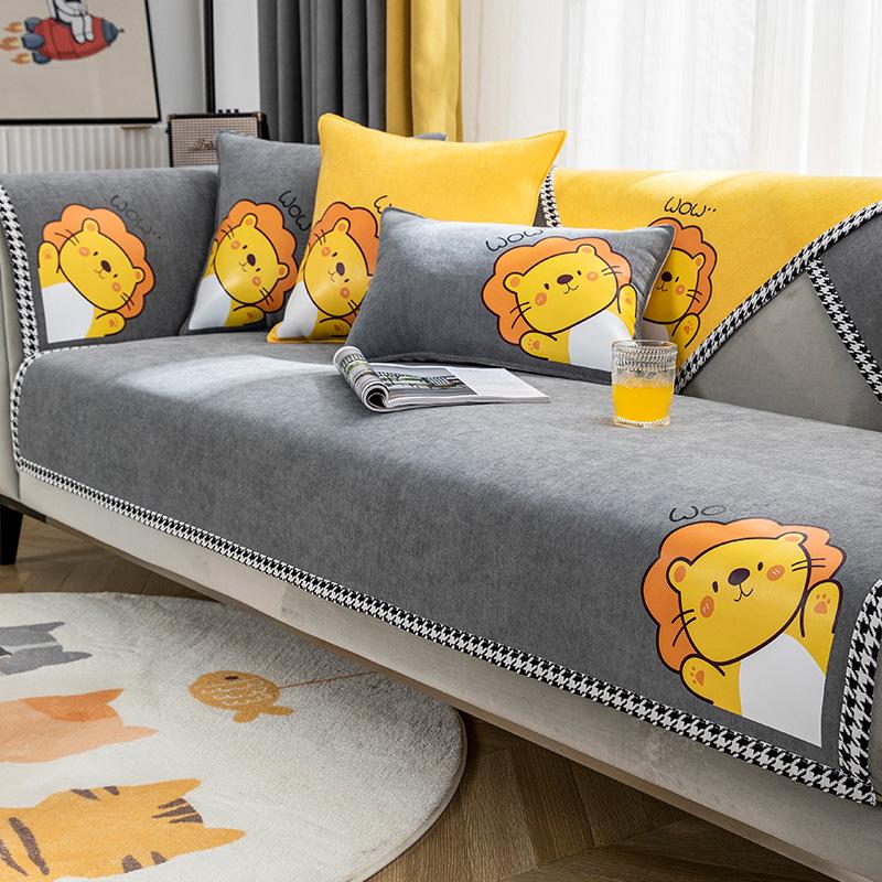 The New Sofa Cushion Is Simple and Non-slip for All Seasons. Chenille Luxury Cover Covers The Cloth Cushion.