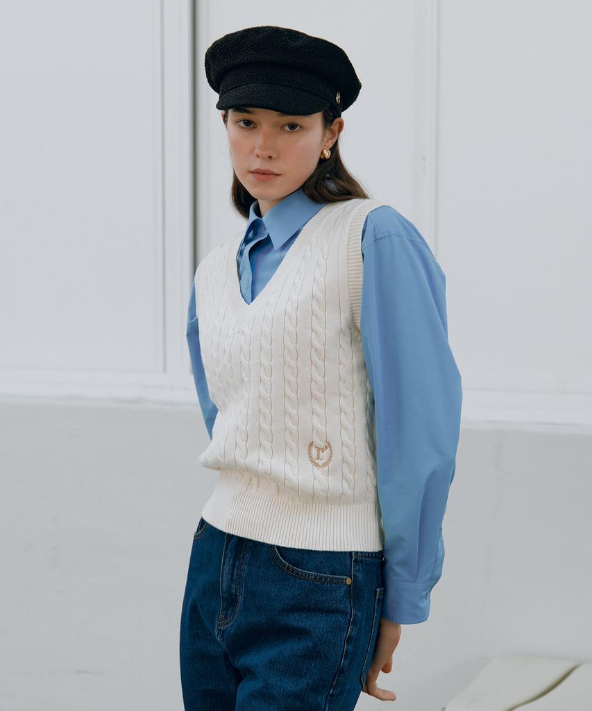 ROLAROLA V Neck Cable Knit Vest Ivory