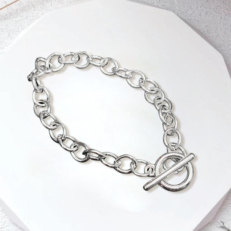 European & American Fashion Electroplated Metal Bracelet with OT Buckle for Women