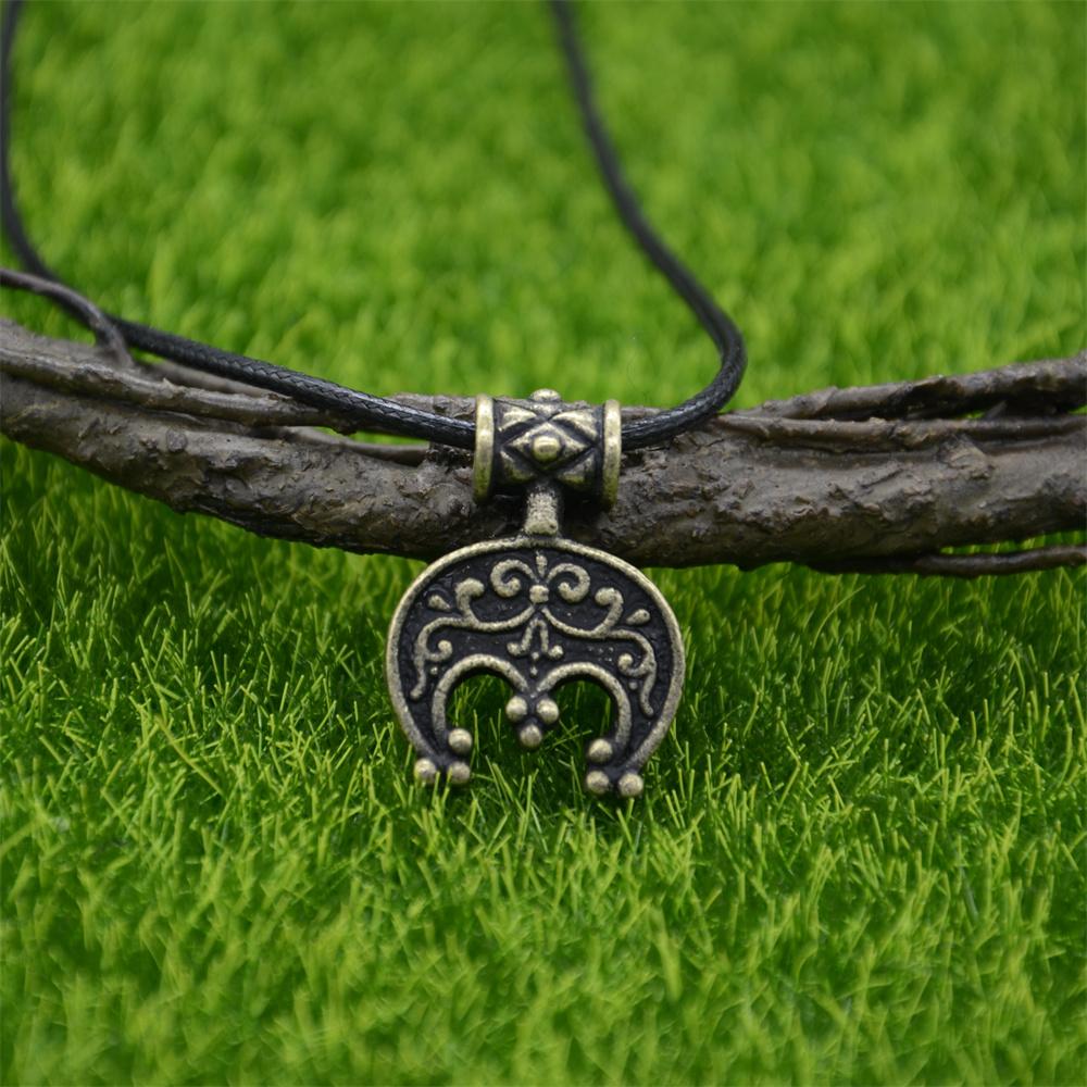 Slavic Lunula Symbol Crescent Moon Necklace Pendant Norse Viking Jwelry for Women