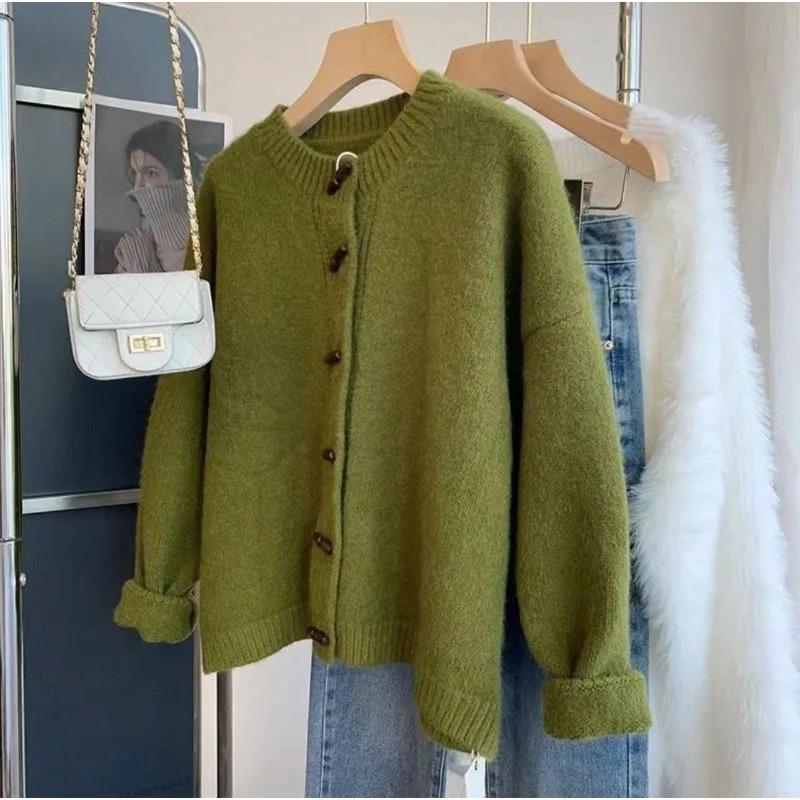 Simple Solid Color Retro Horn Buckle Design Sense Knitted Cardigan Women's Age-reducing Round Neck New Cardigan Jacket Women