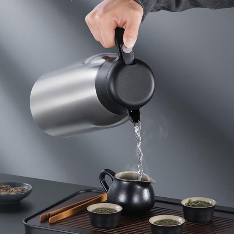 Chui Da Huang 2.2L Stainless Steel Thermal Water Bottle