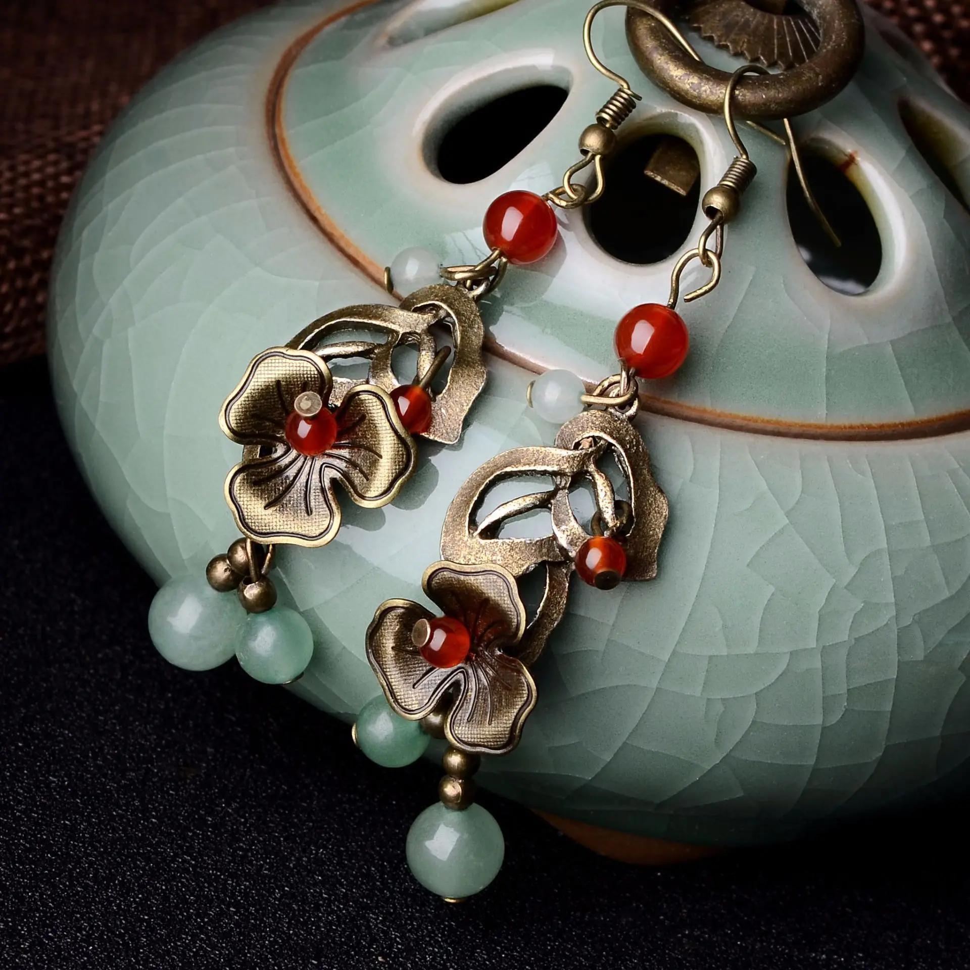 

Women New Fashion Asymmetric Daisy Tassel Earrings Female Niche Design Small Bee Temperament Long Sweet Fancy Girl Earring Gifts 4