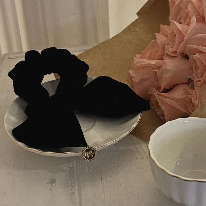 Velvet Ribbon Scrunchie_Black