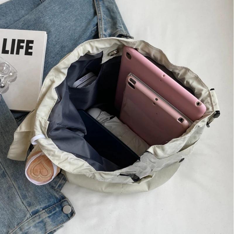 2024, geantă de umăr nouă, din nailon, la modă, la modă, geantă de tip crossbody antirid, ușoară, de mare capacitate, pentru femei.