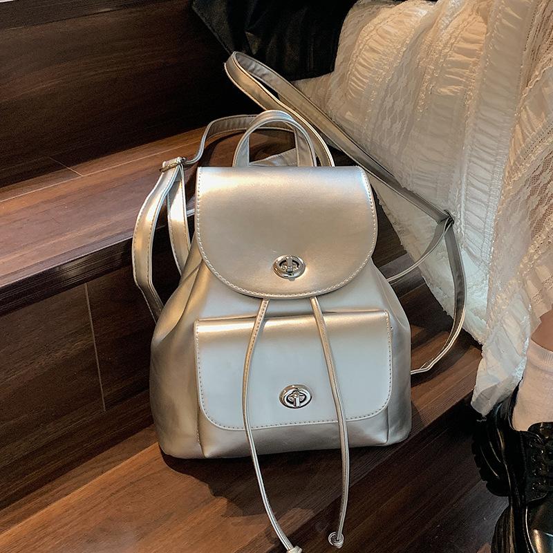 High-end Small Bag Women's New Fashion Versatile Backpack Schoolbag Niche Going Out Portable Backpack