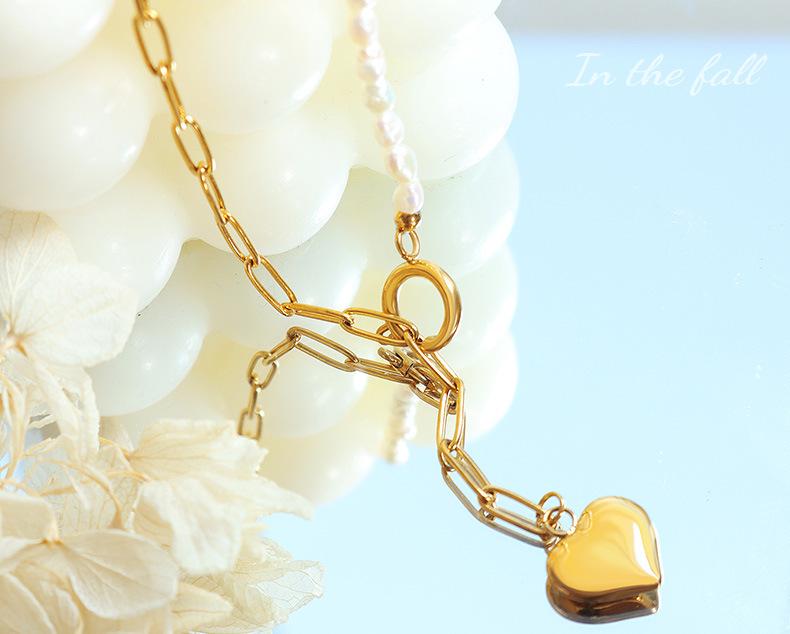 Elegant Heart Pendant Necklace with Natural Freshwater Pearl and Clavicle Chain