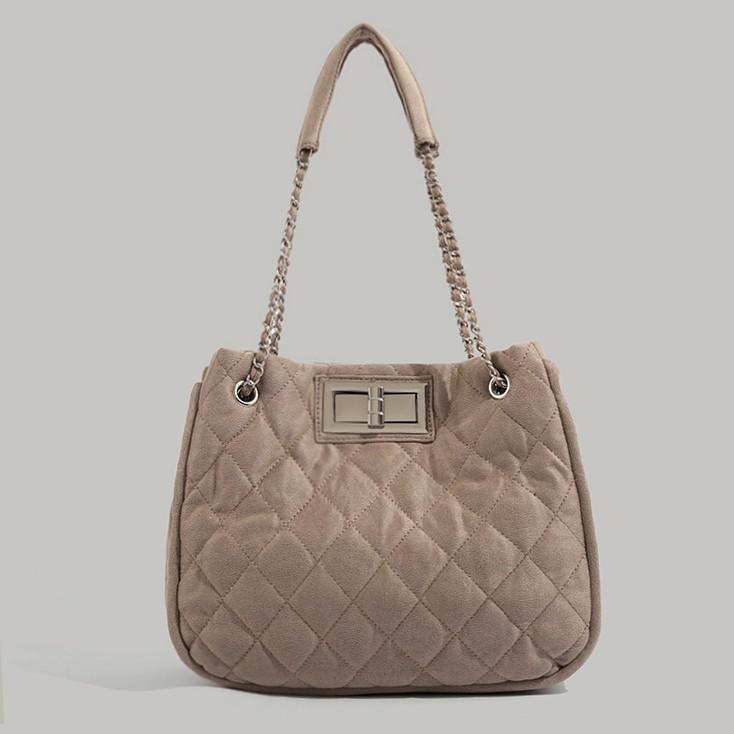 

Autumn and winter bags women s 2025 new large-capacity diamond chain premium sense oblique span bag commuter shoulder handbag коричневий