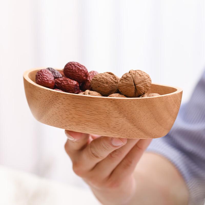 Drewniana Miska Serwingowa w Kształcie Łodzi