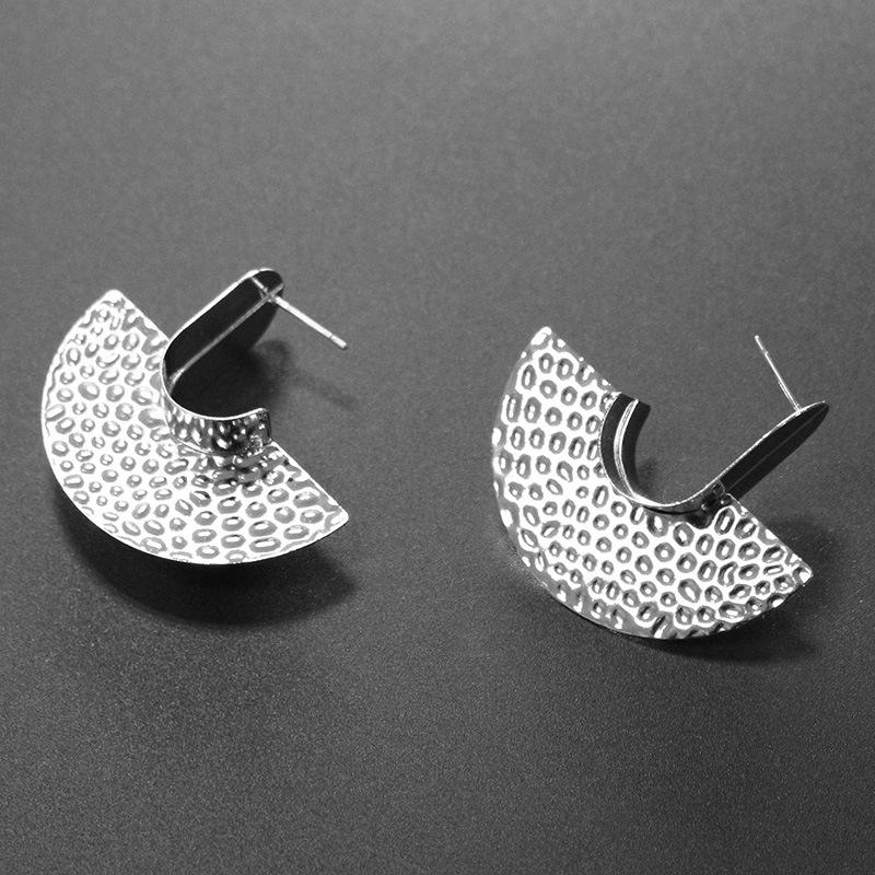 Irregular Metal Geometric Fan-Shaped Earrings for Women Ladies Europe and America Exaggerated Stud Earrings Banquet Jewelry Gift