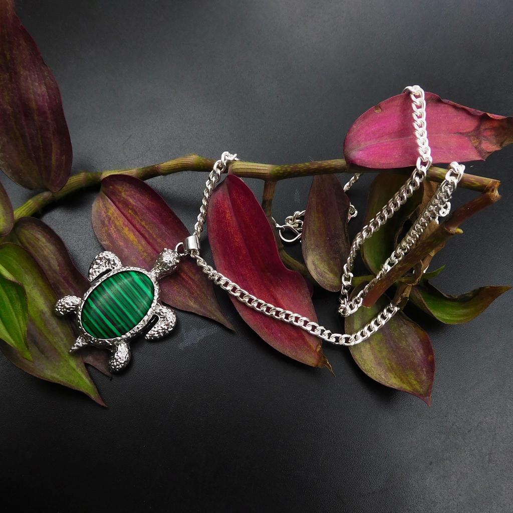 Silver 925 Beautiful Pendant With Chain 97.00 Ct Natural Turtle Fancy Green Jade P-2073-S