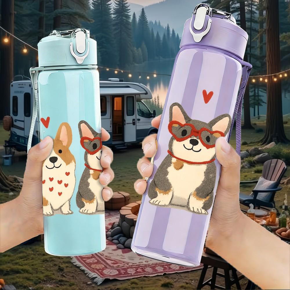 1PC Diseño de Marco de Corazón con Tres Corgis Botella de Agua Deportiva de Plástico de Color de 750 ml Tapa con Pitorro abatible a Prueba de Fugas Para Deporte, Oficina, Uso en Casa