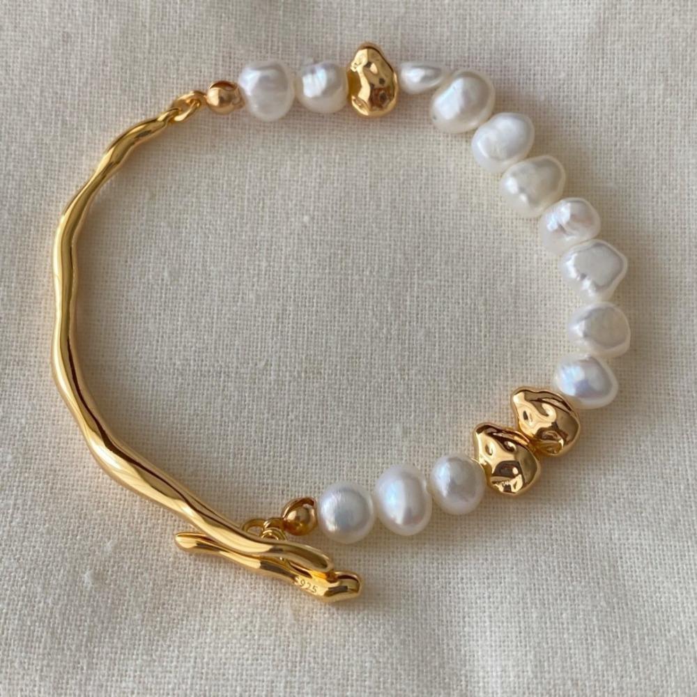

Golden Pearl Bracelet French Retro OT Clasp Ins Style Elegant Jewelry for Women Fashion Accessories