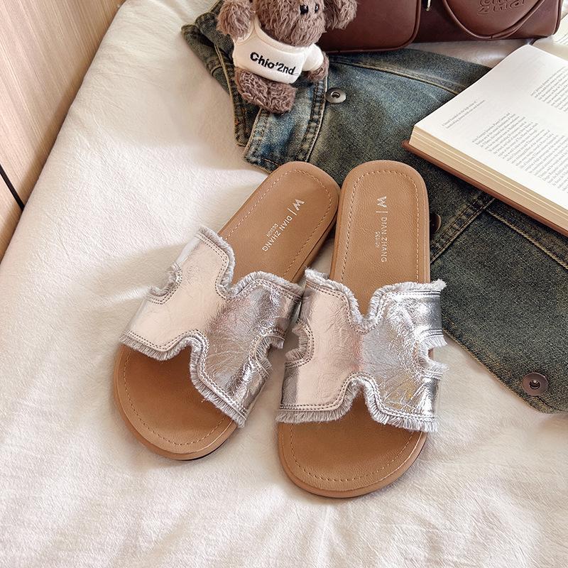 

Wear summer popular super fire Boken cool slippers with skirts go out seaside niche thick-soled slippers women 2025 new 40 серебряный