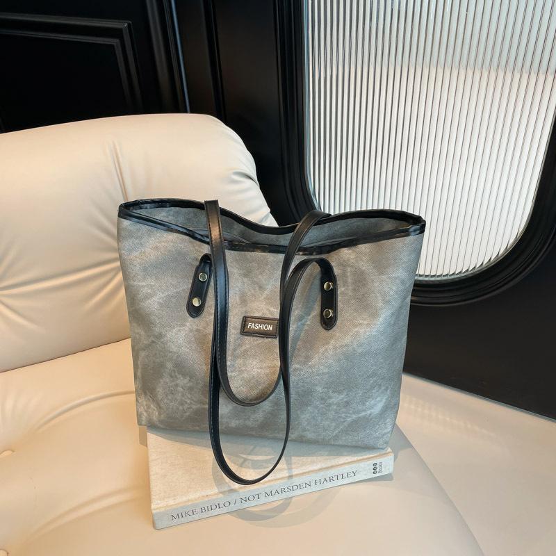 Tote bag large-capacity bag women's new fashionable solid color simple shoulder bag summer commuter handbag