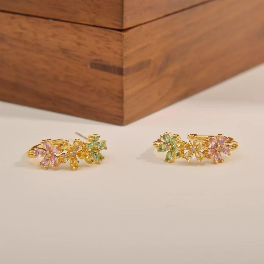 Elegant French Flower Stud Earrings: Simple, Exquisite, and Stylish High-End Design