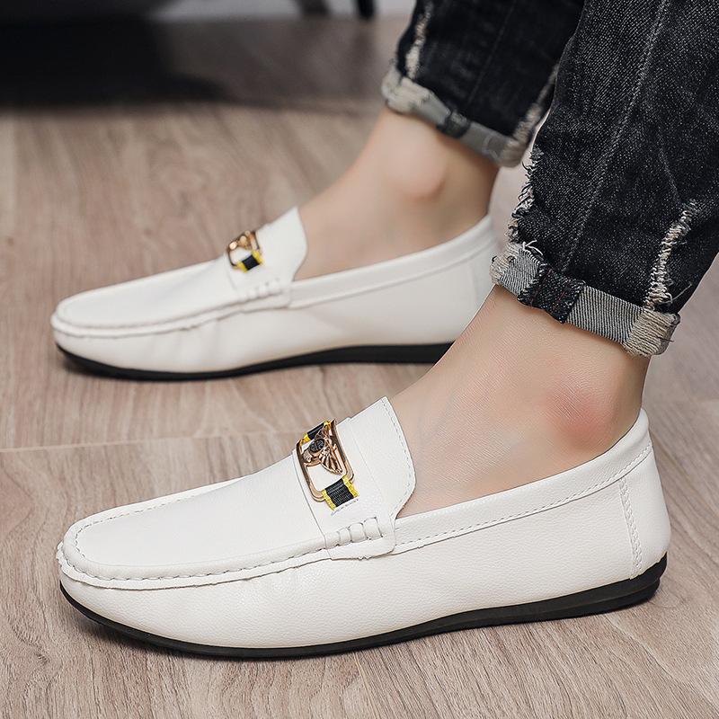 Summer new breathable casual Doudou shoes men's flat bottom light lazy foot cover one pedal driving shoes soft sole men's shoes