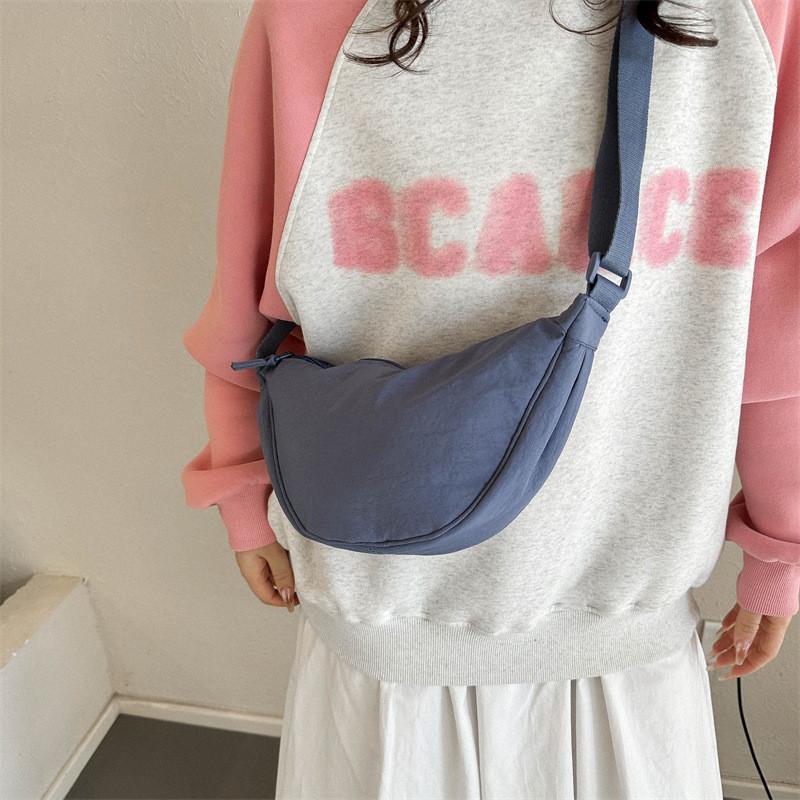 Trendy Fashionable Womens Large Capacity Tote Bag With Waterproof Nylon Material