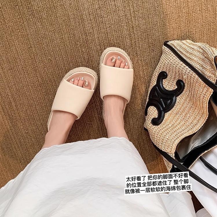 Su Yinyin's Same Woven Thick-soled Heightening Holiday Beach Slippers, Women's Summer Round Head Casual Versatile One-word Cool Slippers
