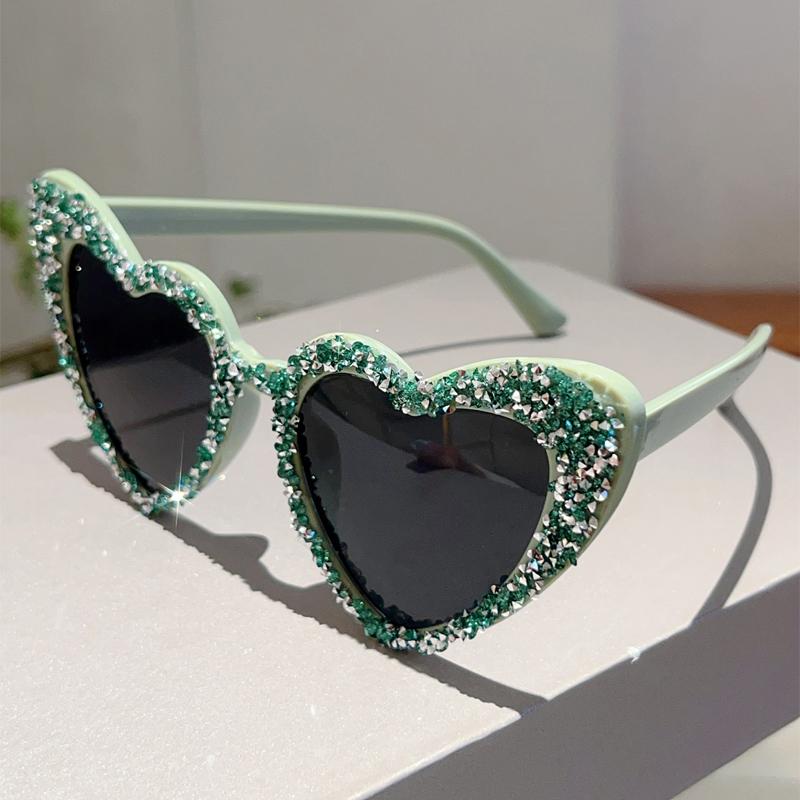 Vintage Heart Shaped Sunglasses with Rhinestones Women New Original Sweet Sun Glasses Trendy Brand Decorative Shades