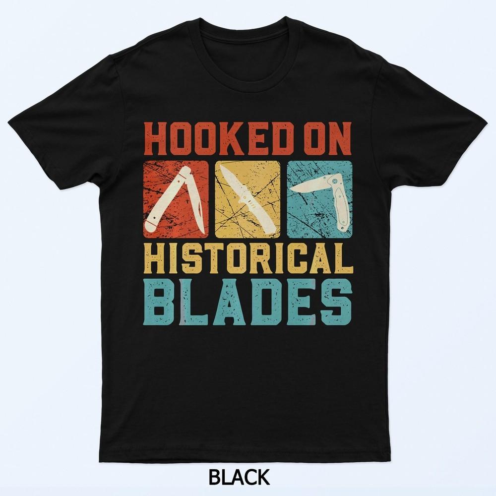 

Collection HOOKED ON HISTORICAL BLADES Knife Collector T-Shirt M