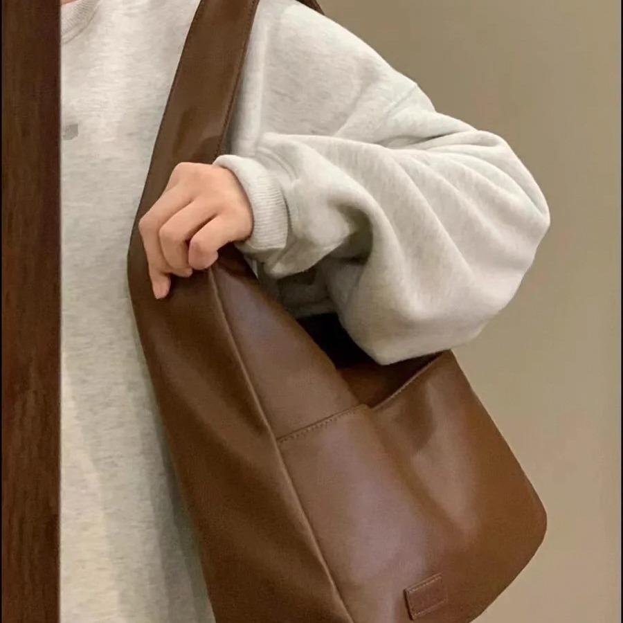 Soft Leather Bucket Tote Bag - Autumn/Winter Edition for College Students and Commuters