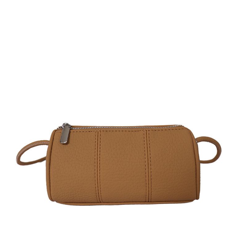 A Niche and Stylish Pillow Bag for Commuting To Boston. Features A Crossbody Strap.