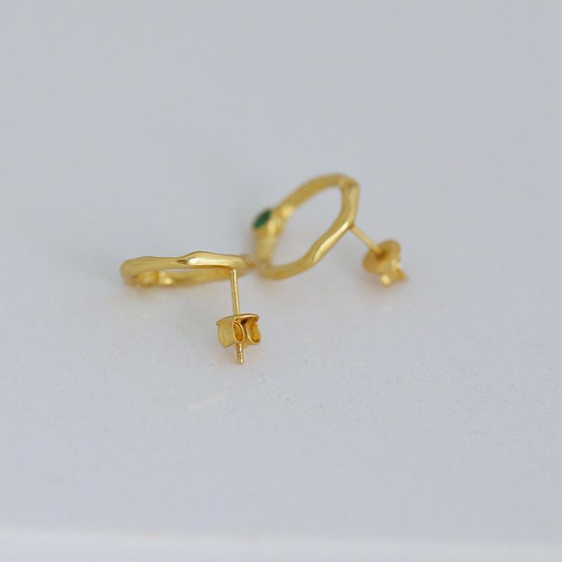 Vergoldete S925 Sterlingsilber Smaragd Zirkonia Ohrstecker: Retro-Mode für Frauen