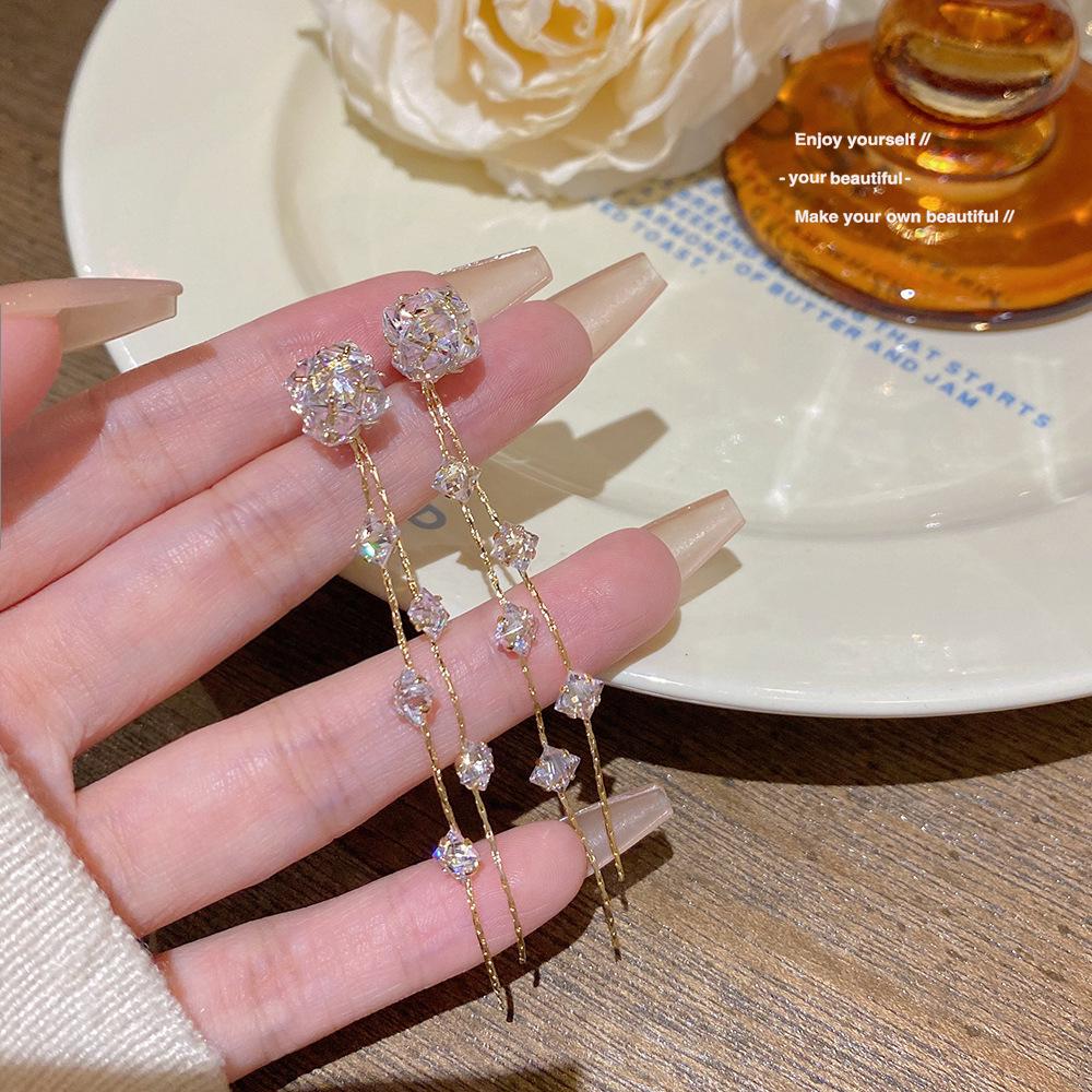 Koreanische Socialite Leichter Luxus Quastenohrringe – Herbst/Winter Silber Stecker für Damen
