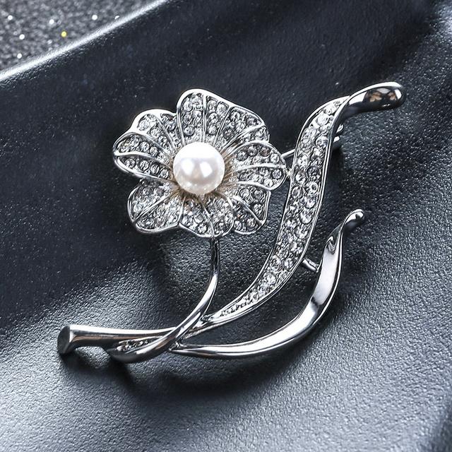 

Брошь с кристаллами, булавка-цветок, бабочка, жемчужная женская брошь, изысканный комплект из стразов, жемчужный корсаж