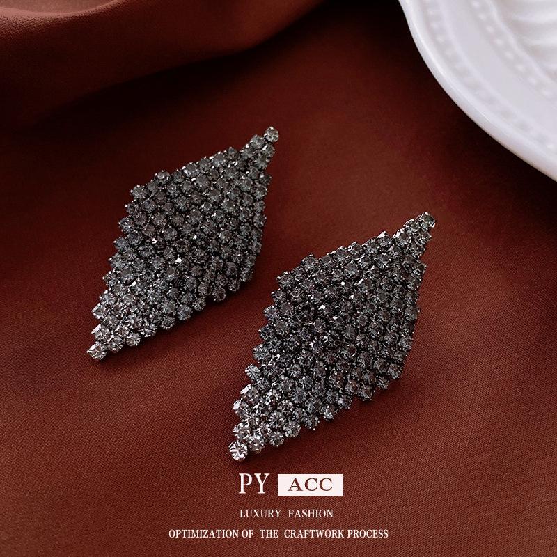 Retro High-End Silbernadel Diamantbesetzte Blumenohrringe, Europäische und Amerikanische Übertriebene Temperamentsohrringe, Leichter Luxus Nischenohrringe