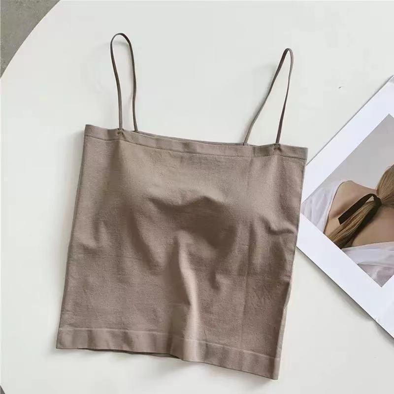 

Женская утягивающая майка на тонких бретелях с бюстгальтером One Size кремовый/кофейный