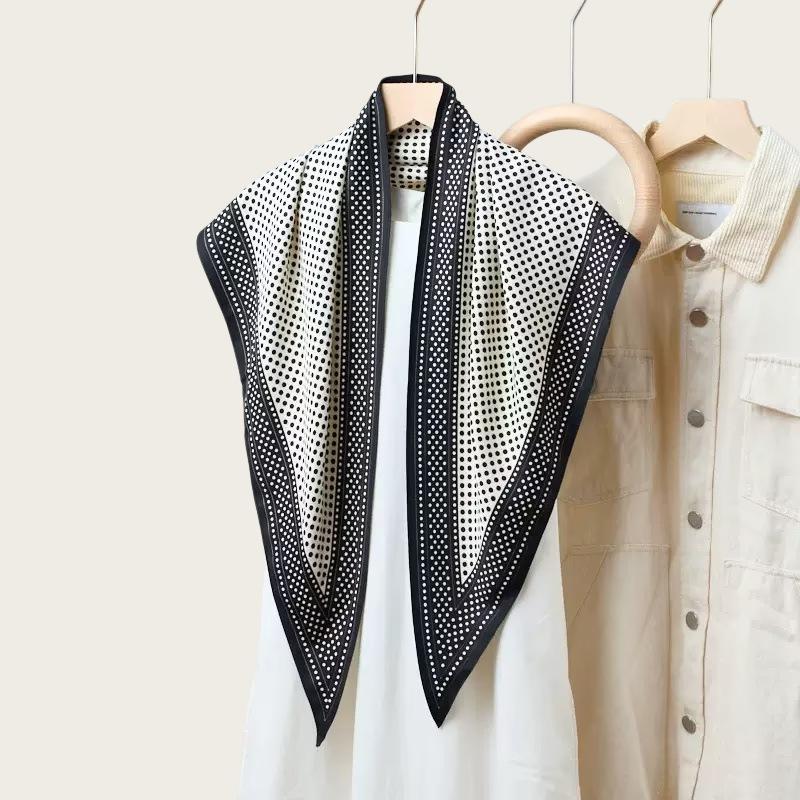 Twill silk triangular scarf, clothing accessories, cashew nut double-sided printed belt, versatile women's rhombus silk scarf, bag head, fart curtain.
