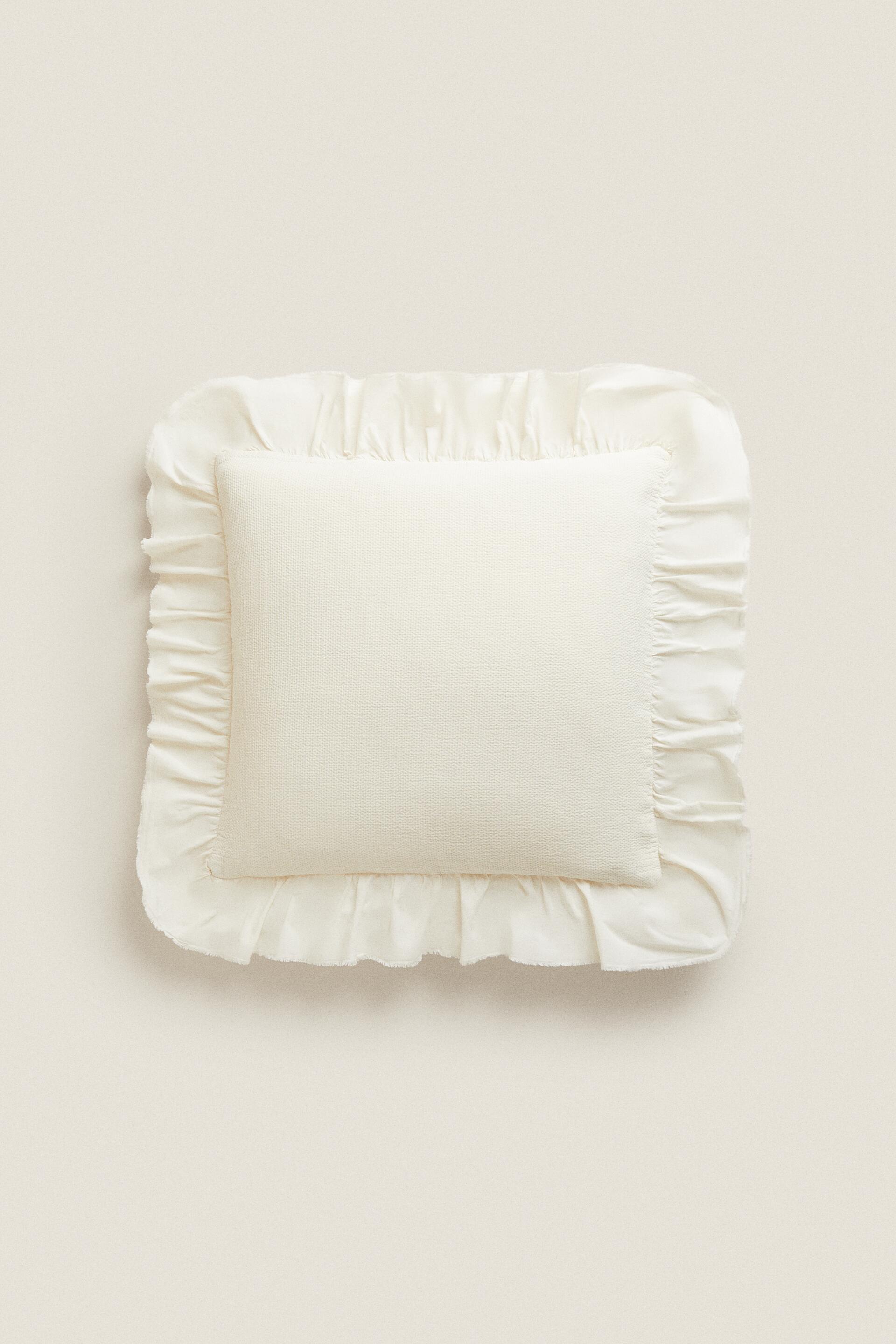 

CUSHION COVER WITH RUFFLE TRIM