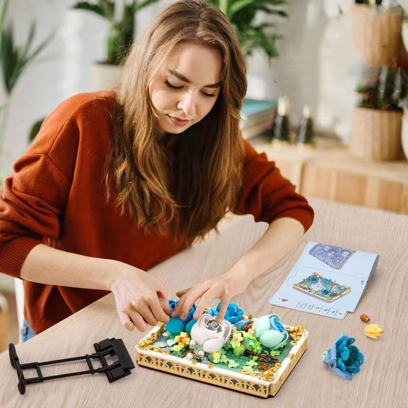 Non-Toxic 651Pcs Preserved Flower Po Frame Building Blocks Blue White Rose 3D Puzzle Toy Diy Model Bricks Flower Kids Holiday Gifts