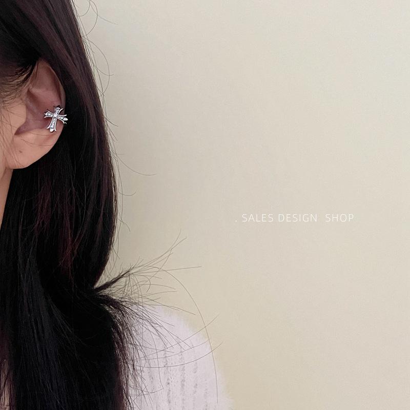 

Korean Zircon Cross Ear Cuff: Luxe, Fashionable, Exquisite Women s Earrings