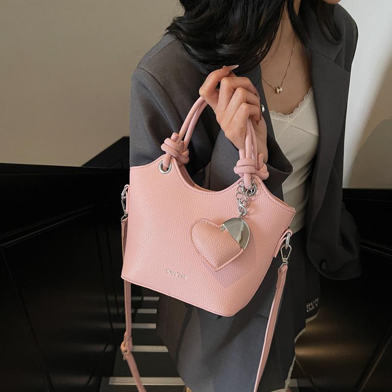 Summer Popular Small Bag Women's 2025 New Fashion Versatile Shoulder Messenger Bag Super Fire Portable Bucket Bag