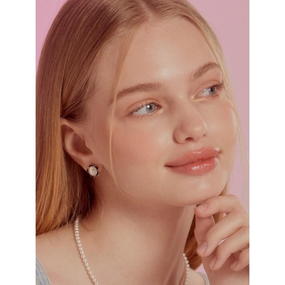 Mother Of Pearl Flower Earrings Ec1911