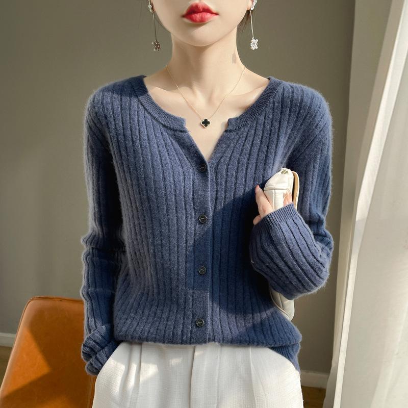 Autumn and Winter Women's Knitwear Fashion Casual Solid Color Print Long Sleeves V-Neck Sweater