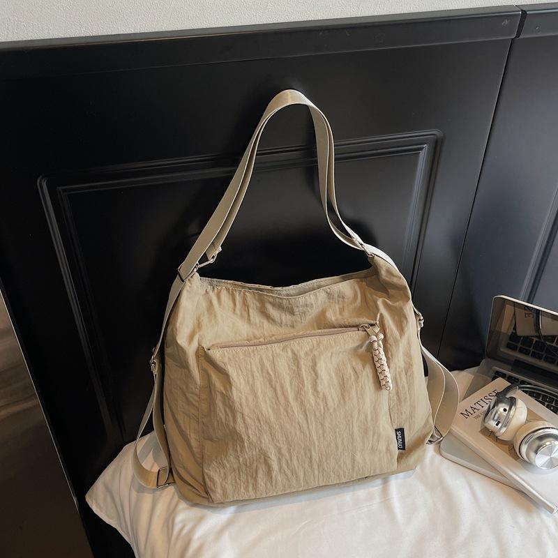 2025 Autumn New Messenger Messenger Bag Japanese Casual Nylon Shoulder Tote Bag Niche Commuter Messenger Bag