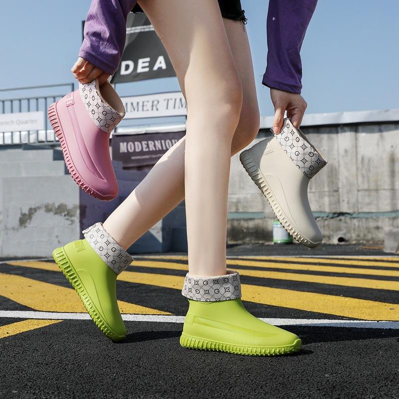 Women's Autumn And Winter Fashionable Outdoor Waterproof And Anti Slip Low Top Rain Shoes