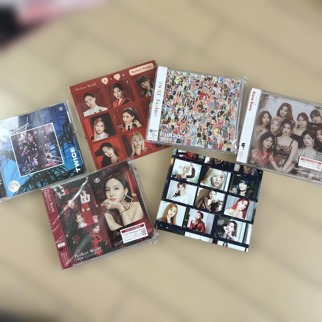 

[USED] TWICE Breakthrough & Perfect World CD