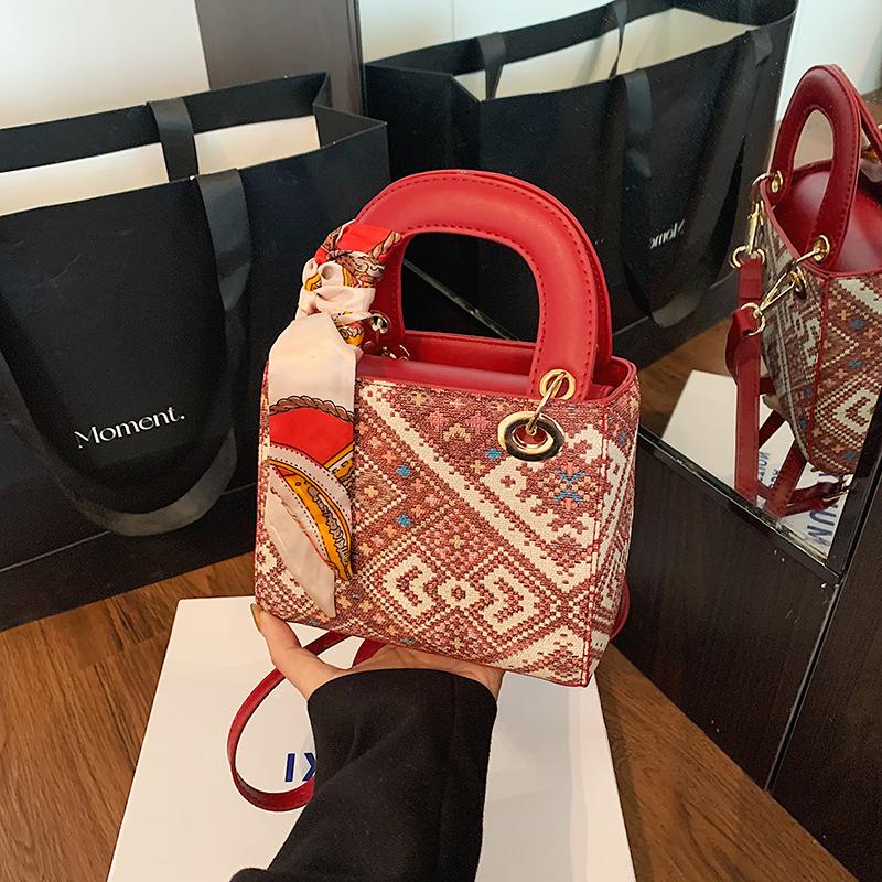 Women's Bag Summer New Bag Women's Atmospheric Styling Fashion Women's Bag Crossbody Shoulder Handbag