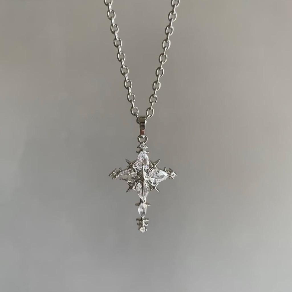 Geometrisches Kreuz Zirkon Halskette Mit Titanstahl Kette Für Frauen Und Männer