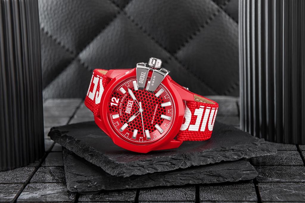 Herreklokke DIESEL Baby Chief Solar PoweRED DZ4619 + ESKE