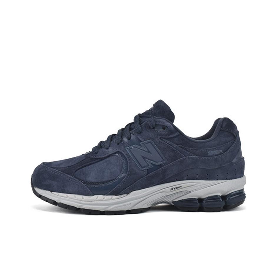 Кроссовки унисекс New Balance 2002R Темно-синие ML2002RL 37.5