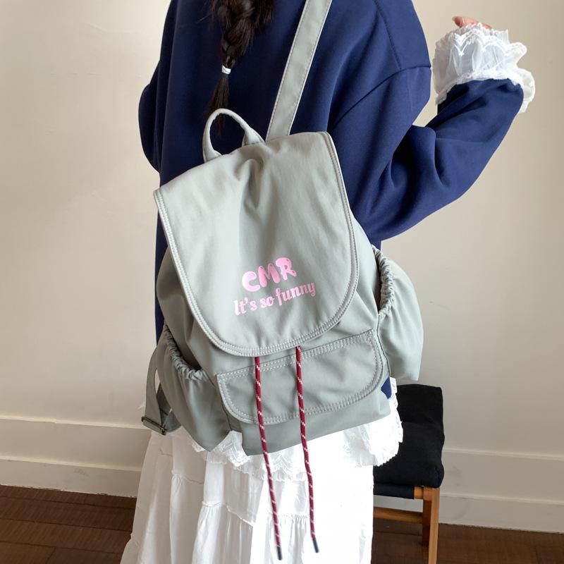 Lightweight and Versatile Canvas Women's Backpack Commuting Versatile Backpack Student Travel Bag School Bag