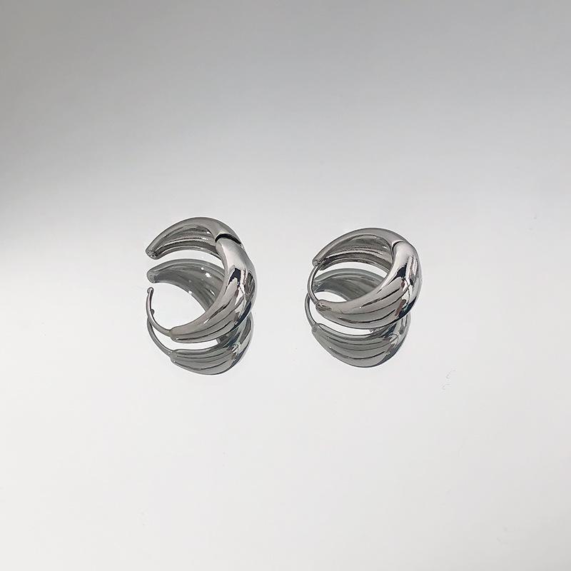 Metal silver water drop ear loop earrings, premium earrings, stud earrings, simple personalized ear buckles, hip-hop jewelry.